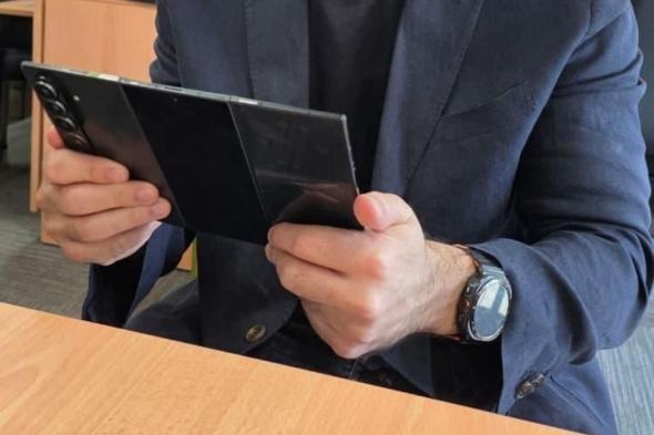 تكنولوجيا: ظهور نموذج أولي لـ Galaxy Z TriFold بكاميرات خلفية رباعية
