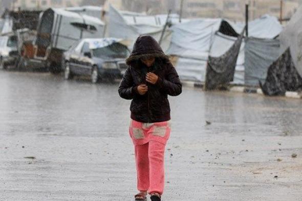 منخفض جوي يهدد آلاف النازحين في غزة