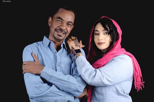 أرملة المذيع الراحل محمد محمود حسكا تصل القاهرة لتلقي العزاء وتوجه رسالة لكل من يطلبه دين أو أمانة (تصلك لحدي عندك) وتكشف عن مكان العزاء بمصر