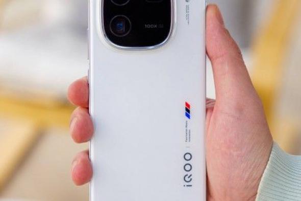 تكنولوجيا: هاتف iQOO 12 يحصل أخيرًا على تحديث OriginOS 6 المستقر المبني على أندرويد 16