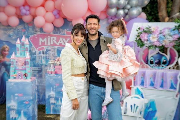 مراد يلدريم يكشف ليلة الرّعب… كاد يفقد زوجته وطفلته