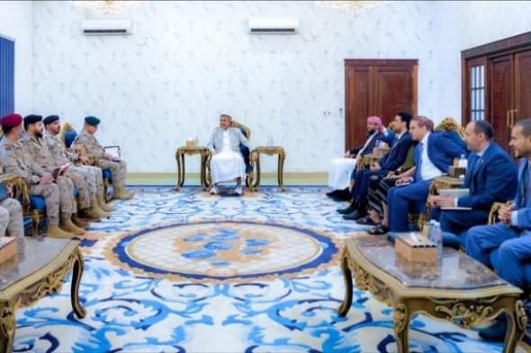 الرئيس الزُبيدي يستقبل قيادة القوات المشتركة لقوات التحالف العربي