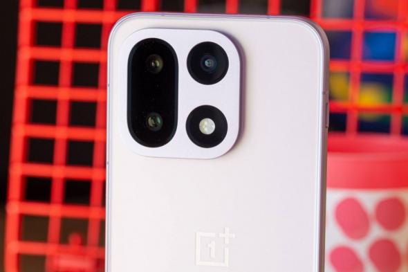 تكنولوجيا: هاتف OnePlus 15 يحصل على فلتر Neon للكاميرا ودعم الشحن المباشر للأنشطة غير المخصصة للألعاب
