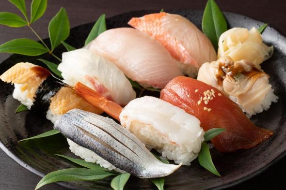 اليابان | اليابانيون يختارون «السوشي» كأكثر طبق ياباني يرغبون في تقديمه للأجانب