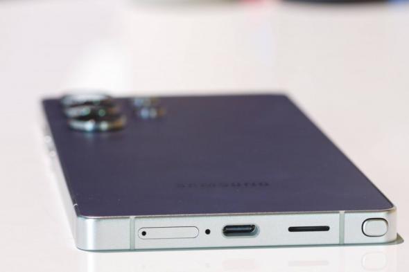 تكنولوجيا: سامسونج تختبر بطارية 20000 مللي أمبير بتقنية السيليكون الكربوني