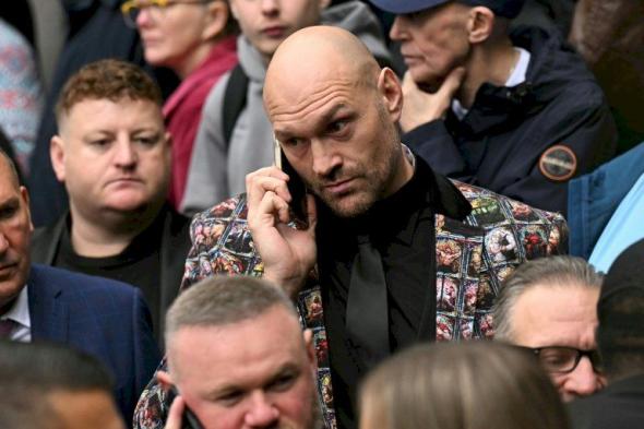 تايسون فيوري بطل العالم السابق للوزن الثقيل يعود من الاعتزال مجددا