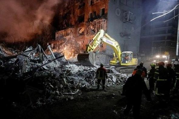 زيلينسكي: سندافع عن أنفسنا إذا ما فشلت الدبلوماسية