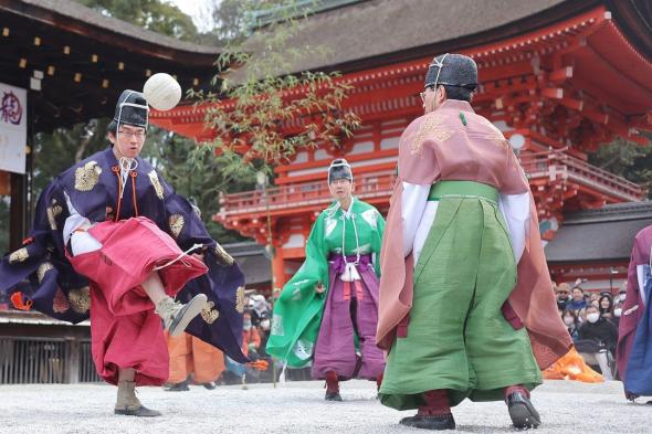 اليابان | كيماري… لعبة البلاط الإمبراطوري التي سبقت كرة القدم بقرون