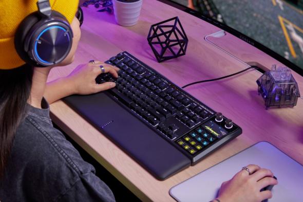 تكنولوجيا: Corsair تطلق Galleon 100 SD بلوحة Stream Deck مدمجة #CES2026