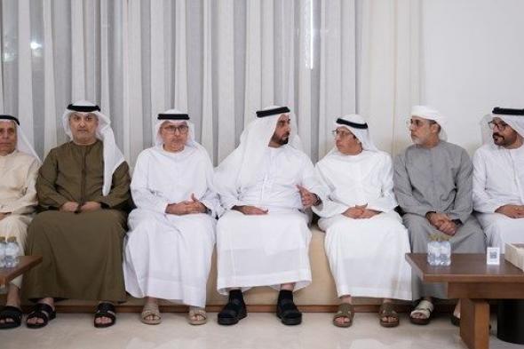 سيف بن زايد يقدم واجب العزاء في وفاة حليمة عبدالمنان عبدالرحمن العور