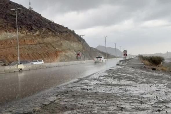 أمطار على مناطق متفرقة بالدولة