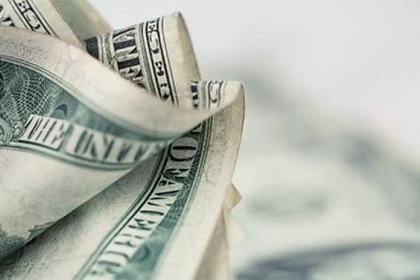 الدولار الأمريكي يرتفع هامشياً في انتظار بيانات الوظائف