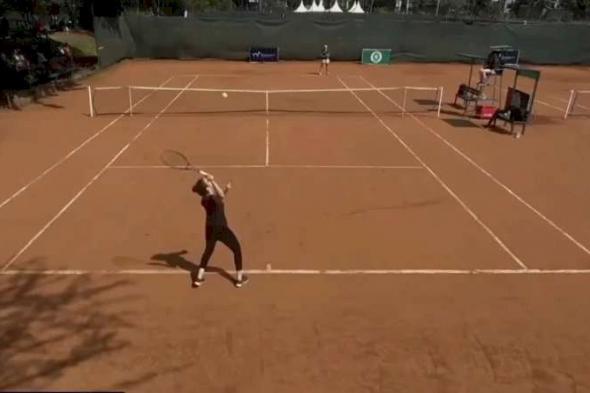 لماذا أثارت لاعبة تنس مصرية جدلاً عالمياً؟