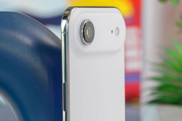 تكنولوجيا: هاتف iPhone Air 2 قد يأتي بعمر بطارية أطول وترقية قوية في الكاميرا