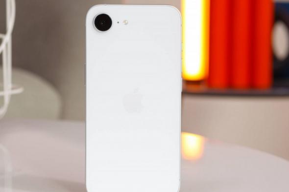 تكنولوجيا: هاتف iPhone 17e يأتي بشريحة A19 مخفّضة الأداء مع شاشة محسّنة