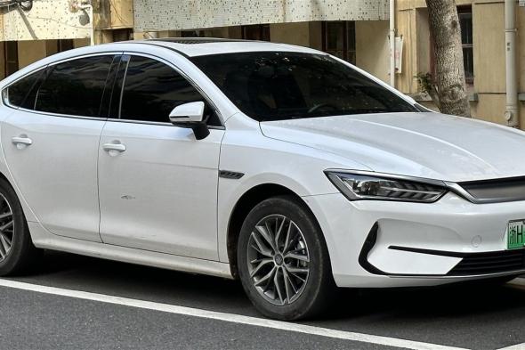 الكهرباء تدخل السوق العراقي: صعود السيارات الهجينة وبدايات المركبات الكهربائية