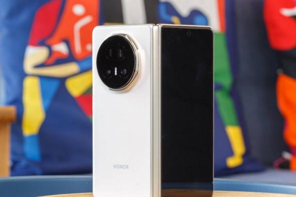 تكنولوجيا: Honor Magic V6 يحطم الأرقام القياسية بأكبر بطارية في عالم الهواتف القابلة للطي
