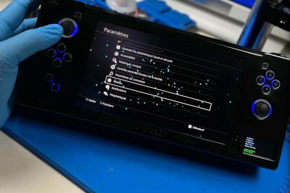 تكنولوجيا: تحويل PS4 إلى جهاز محمول بشاشة OLED في مشروع DIY مذهل