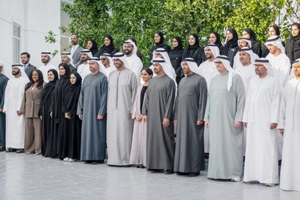 رئيس الدولة يستقبل وفد «مصدر» بمناسبة الذكرى العشرين لتأسيس الشركة