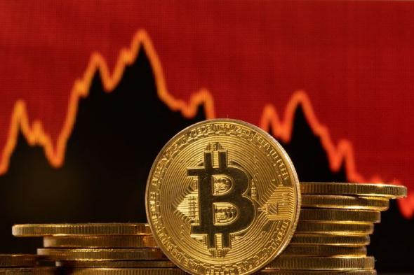 ضغوط السوق تدفع سعر البيتكوين للتداول دون قيمته العادلة بفارق كبير: التفاصيل