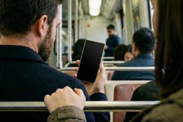 تكنولوجيا: سامسونج تجلب تقنية الشاشة ذات الخصوصية إلى MacBook من أبل بحلول 2029