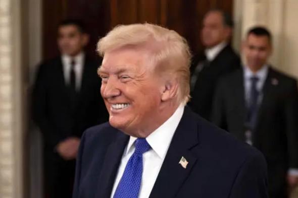 السفارة الأميركية ببغداد تنشر صورتين لترامب معلقا عليها تصريحا حول النظام الايراني