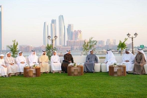 منصور بن زايد: المجالس الرمضانية تجمعنا على الخير