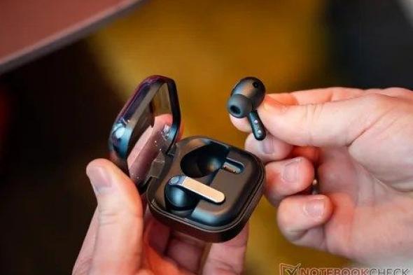 تكنولوجيا: سامسونج تعلن رسمياً عن سماعات جالاكسي بادز 4 برو بمكبرات صوت أكبر وإلغاء ضوضاء نشط محسن وبطارية طويلة العمر