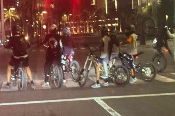 «شرطة دبي» تحذر من قيادة المراهقين للدراجات النارية في الأحياء السكنية