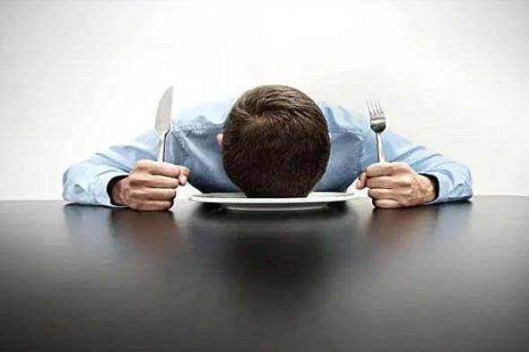 دراسة علمية تكشف آليات الدماغ وراء الشعور بالجوع المفرط