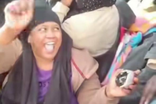 شاهد بالصورة والفيديو.. جنود بالجيش السوداني يصنعون “العصيدة” بنفس حماسهم في القتال