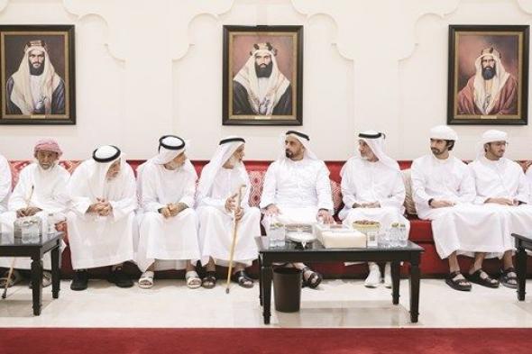 سيف بن زايد يعزي في وفاة عبدالله الكتبي