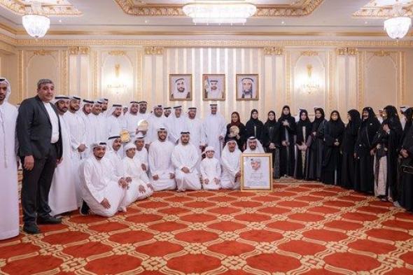 حمد الشرقي يستقبل فريق مسرح دبا للثقافة والفنون الفائز بجوائز مهرجان «الدن» الدولي للمسرح في مسقط