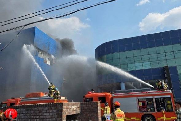 إصابة 50 شخصاً في حريق مصنع سيارات بكوريا