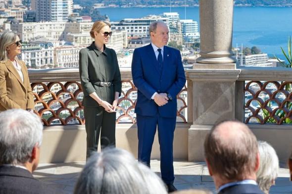 بالصور- بلمسة لبنانية أنيقة… الأميرة شارلين تتألق في افتتاح “الحديقة الغريبة” بموناكو