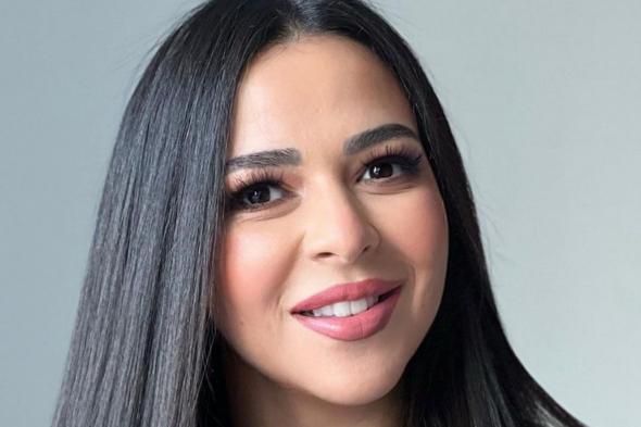 شاهد بالفيديو.. الممثلة المصرية إيمي سمير غانم تعبر عن إعجابها بأغنية الفنانة السودانية توتة عذاب وتتفاعل معها بطريقة كوميدية