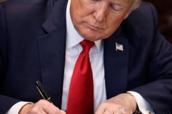 100 دولار 
جديدة والتوقيع يلغــي الصـــــورة