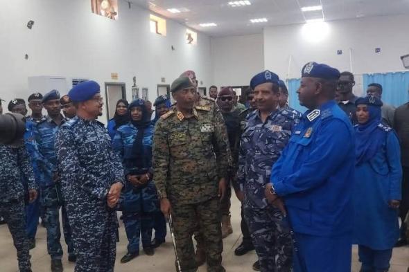 البرهان يتفقد مستشفى الرباط ويوجّه بتطوير الخدمات الطبية الشرطية