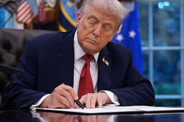 ترامب يتوعد إيران مجددا إذا لم تفتح مضيق هرمز