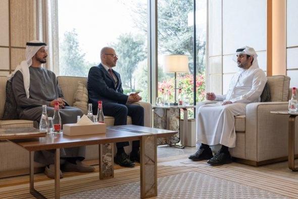 مكتوم بن محمد يبحث مع الرئيس والمدير التنفيذي لشركة "سيمنس للطاقة" فرص التعاون في التحول نحو الطاقة المستدامة
