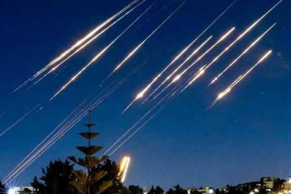 الحرس الثوري يعلن هجومًا واسعًا بأكثر من 100 صاروخ ومسيّرات