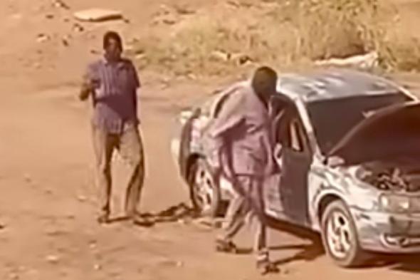 بالصورة والفيديو.. شاهد لحظة القبض على أخطر شبكة تقوم بسرقة العربات و”اسبيراتها” بالخرطوم بعد كمين محكم