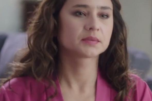 الدانتيل الأسود بأسلوب نيللي كريم: جرأة راقية