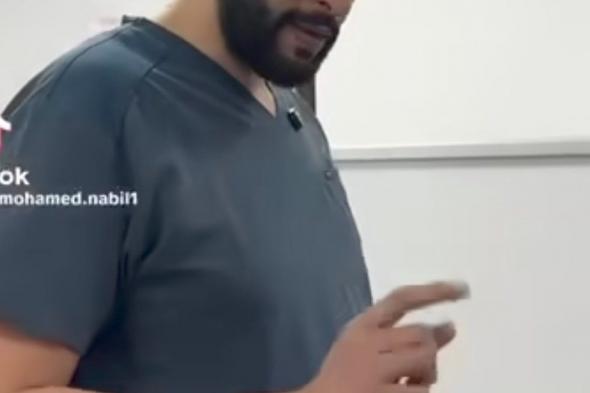 شاهد بالفيديو.. خلال إجرائه جراحة تجميلية لرجل سوداني.. طبيب مصري يؤكد: (الإحصائية تقول أن السودانيين أصحاب أكبر حجم للأعضاء الذكرية في العالم)