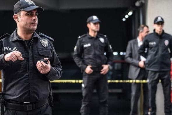 شاهد: مقتل 3 أشخاص وإصابة شرطيين في إطلاق نار بمحيط قنصلية إسرائيل بإسطنبول