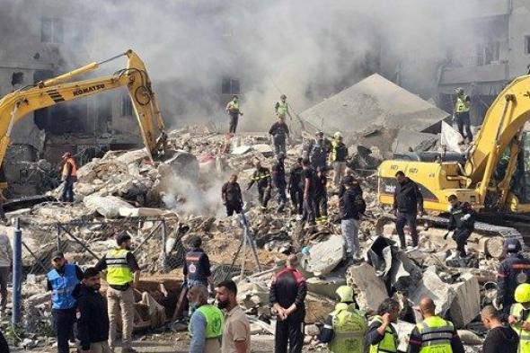 عشرات القتلى ومئات الجرحى في غارات إسرائيلية مكثفة على لبنان