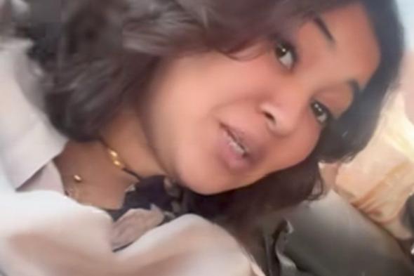 شاهد بالصورة والفيديو.. حسناء سودانية توثق رحلة ذهابها لحي “الكلاكلة” بالخرطوم لأول مرة في حياتها