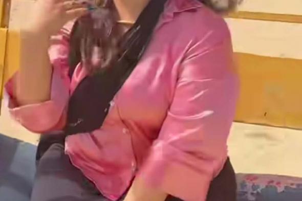 شاهد بالصورة والفيديو.. “بلوغر” سودانية حسناء تخطف قلوب المتابعين بإطلالة من “المرجيحة”