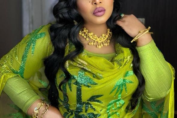 بالفيديو.. شاهد جانب من آخر حفل أحيته السلطانة هدى عربي بالخرطوم قبل أيام من إندلاع الحرب والجمهور يجمع على تغيير كبير حدث في شكلها