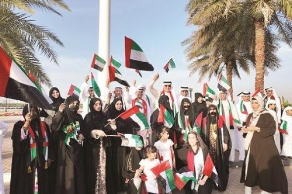 «فخورين بالإمارات».. رسائل وطنية عند «كورنيش القواسم»